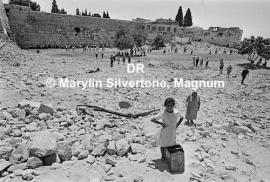 Photograph of the rubble of the Mughrabi quarter, June 1967